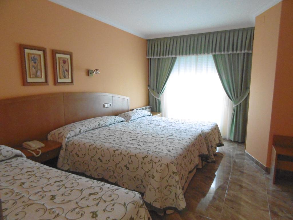Hotel Miramar 2** Superior Playa de la Lanzada Bagian luar foto